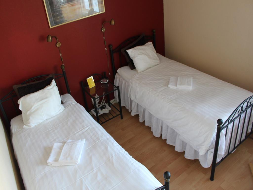 Hotell Zlafen Bed And Breakfast Karlskoga Esterno foto